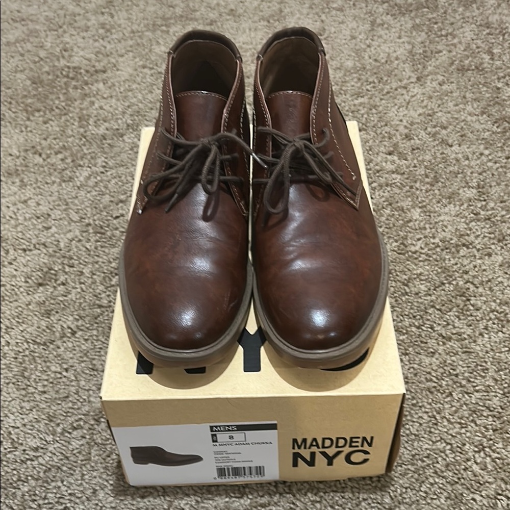 Steve Madden Brown Chukka Boots with Classic Elegance